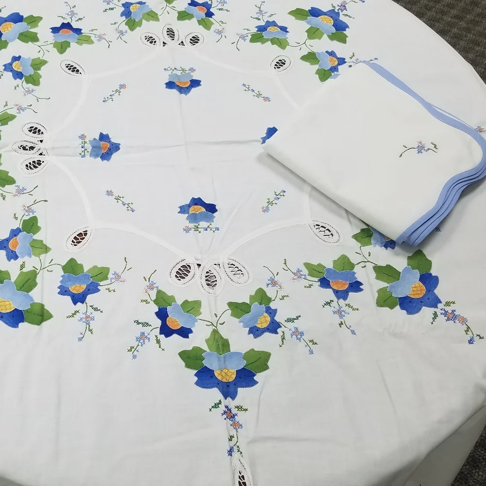 Vintage Floral Applique Round Tablecloth & 8 Napkins Set Blue Trim